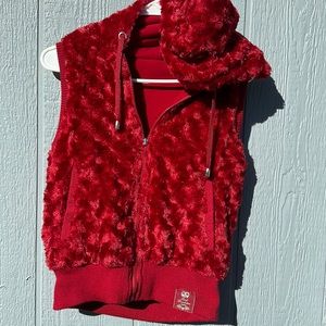 I’m cleaning my closet. Used.